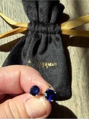 Anna Zuckerman Brand new sapphire Blue Crystal Stud luxury earrings